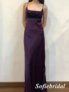 1990s Formal Dress, Dark Purple Vintage Dress, 90s Gown Vintage, Early 2000's Prom Dresses, Dark Purple Dress Hoco, Prom Dresses 1990, Prom 90s Dress, Vintage Purple Prom Dress, Purple Vintage Prom Dress