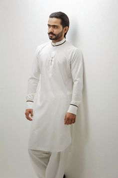 Kurta Neck Designs, White Kurta Men, Shalwar Kameez Designs, Mens Indian Wear, Kurta Pajama Men, Gents Kurta, African Wear Styles For Men