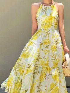 Yellow Halter Neck Sleeveless Dress For Spring, Classy Summer Dress, Outstanding Outfits, Vestidos Casual, Beach Dress Summer, Elegant Summer Dresses, Elegant Maxi Dress, Floral Print Midi Dress, Beach Wear Dresses