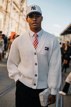 #Oldmoney #Oldmoneyaesthetics #oldmoneylifestyle #rich #oldmoneyfits #oldmneymen #oldmoneywomen #oldmoneycars Men Street Fashion, Mens Casual Dress Outfits, Men Stylish Dress, Guys Clothing Styles, Mens Outfit Inspiration