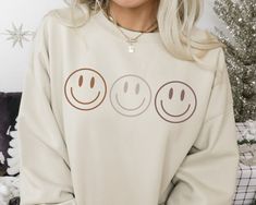 Smiley Face Shirt, Style 2023, Smiley Faces, Face Cloth, Fit Inspo, Cricut Ideas, Smiley Face