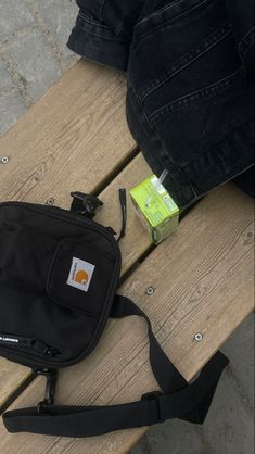 Carhartt Bag Outfit, Carhartt Wip Essentials Bag, Carhartt Bag, 90 Style, Insta Aesthetic, Cool Vibes, Bag Outfit, Insta Ideas, Essential Bag