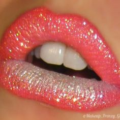 These glitter peach lips are fun for a night out. Mix these two lipsticks and glitters for a shimmering unique lip look. Peach Lips, Makijaż Smokey Eye, Makati, Love Makeup