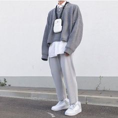 Minimalist Fashion Men, Aesthetic Outfits Men, Mens Outfit Inspiration, Mens Fashion Streetwear, Grey Outfit, Stylish Mens Outfits, Men Fashion Casual Outfits, Streetwear Men Outfits, Fashion Korean