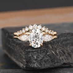 0.75CT Oval Cut Bridal Set Yellow Gold Pear Shaped Three Stone Moissanite Engagement Ring Yellow Gold Moissanite Engagement Ring, Gold Moissanite Engagement Ring, Moissanite Engagement Ring Set, Moissanite Bridal Sets, Stone Wedding, Moissanite Engagement Ring Oval, Oval Engagement, Types Of Diamonds, Curved Wedding Band