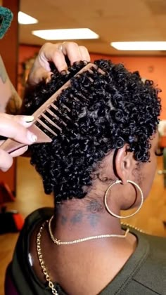 S Curls, Coiling Natural Hair, Natural Short Hair, Hairstyles For Seniors, Cabello Afro Natural, Short Natural Curly Hair, Black Hair Short, Tapered Natural Hair