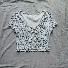 Brand New Without Tags! Fit Ideas, Outfit Summer, Cropped Top, Aesthetic Outfits, School Outfits, Cute Shirts, Aeropostale, Maquillaje De Ojos, Pretty Dresses