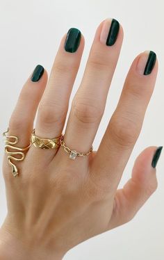 Fall Manicure For Short Nails, Short At Home Nails, Self Nail Ideas, Nail Art Short Nails Winter, Nails Winter French Tips, Half Nails Design, Short Nails Art Spring, Minimalist Nails Winter, Green Color Nail Art