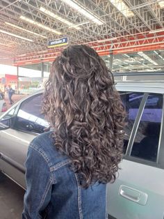 Layer On Curly Hair, Layered Hair Wavy Curly, Mid Length 2b Hair, 2b Haircuts Long, Thick 2c Hair, Medium Length 2b Hair, Haircut 2b Hair, Wavy 2b Hair, 2c Haircuts Long