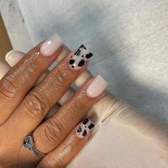 Initial Nails Short Square, Short Acrylic Nails Tapered Square, Yellow Nails Short Natural, Shorties Acrylic Nails Square, Dope Short Nail Designs, Trending Nail Colors, Nail Colors And Designs, Nagellack Trends, Drip Nails