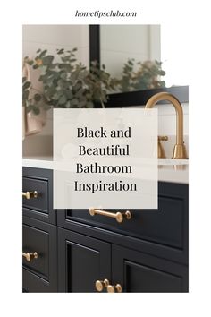 Black and Beautiful Bathroom Inspiration Black And White Half Bathroom, Dark Powder Room Ideas, Dark Vanity Bathroom, Black And Cream Bathroom, Vanity In Bathroom, Black Powder Room, Color Bathroom Design, Dark Green Bathrooms