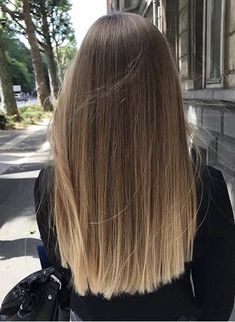 Brown Hair With Blonde Tips, Blonde Hair Tips, Blonde Tips, Ombre Hair Blonde, Light Blonde Hair