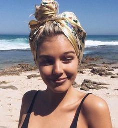 The Ultimate Guide to Hair Scarves | HOWTOWEAR Fashion Hairband Hairstyle, Cute Bun Hairstyles, Hair Accessories Boho, Bow Hairstyle, Bohol, Hair Wraps, Boho Hairstyles, Great Hair