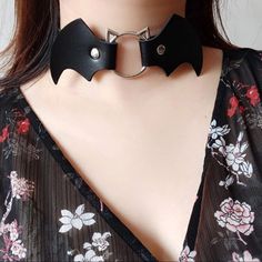 Bat Black Faux Leather Choker Necklace One Size -Alloy Bat Shaped Ring With Wings -Faux Leather -Silver Studded -Adjustable -Lightweight Great For Halloween Costume, Parties, Festival, Cosplay And Much More Brand New Ring With Wings, Gothic Choker, Gothic Chokers, Thick Chain Necklace, Silver Flower Necklace, Leather Choker Necklace, Choker Collar Necklace, Vintage Medallion, Costume Parties