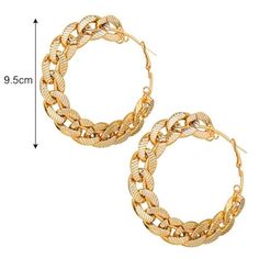 De trendigaste klassiska vintageinspirerade Interlocking chain hoop örhängena finns nu i butiken!! Den är gjord av högkvalitativ guld- och silverplätering. Dessa modebågeörhängen har en bredd som börjar med 60 mm upp till 80 mm och skulle definitivt passa alla dina outfits. Den är överdådig strukturerad och formad till en unik kedjelänkdesign, den skulle vara en bra kombination med våra kubanska kedje- eller armbandskollektioner!
Gör dig redo för en enkel inställning till vardagsstilen och för Chain Hoop Earrings, Gold Round Earrings, Pearl Chain Necklace, Vintage Chain, Hoop Earrings Style, Wood Model, Presents For Mom, Handbag Charms, Bracelet Collection