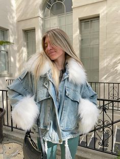 Cute winter jackets, winter style inspo, Toronto style, fur trim jacket, white fut jacket, fir collar jacket Cute Winter Jackets, Toronto Style, Fur Trim Jacket, Toronto Fashion, Jackets Winter, Trim Jacket, Collar Jacket