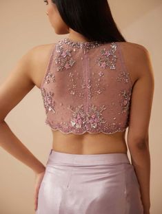 Backless And Sleeveless Blouse, Organza Blouse Designs Back, Keyhole Neckline Blouse Indian, Organza Back Neck Design, Designer Sleeveless Blouse, Keyhole Blouse Designs, Blouse Designs Satin, Blouse Designs For Organza Sarees, Sleeveless Blouse Ideas