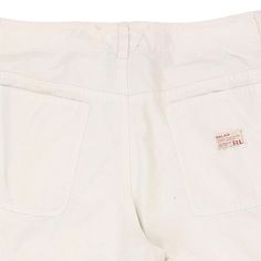 Description:Vintage Ralph Lauren white shorts, fit a UK size 10 - mid rise with a 29" waist. Notes: Label says 8.Size conversion: US Size: 6EU Size: 38IT Size: 42 RISE TYPE: Mid RiseWAIST: 29 inches / 74cmsINSEAM: 4 inches / 10cmsRISE: 9.5 inches / 24cmsGENDER: womens CONDITION: good - multiple small marks on back.STYLE: shortsERA: 1990sCOLOUR: whiteFABRIC: cotton White Wide-leg Shorts With Pockets, White Wide Leg Shorts With Pockets, Vintage White Cotton Shorts, White Straight Leg Shorts With Pockets, Retro White Shorts With Pockets, Vintage High Waist White Shorts, Retro White Bottoms With Pockets, White Retro Bottoms With Pockets, Retro White Short Bottoms