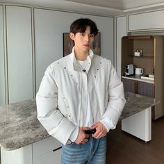 Model informationHeight: 184 CM Weight: 69 KG Try on size: LSize chart:SizeShoulder widthChestSleeve lengthLengthM47cm18.50 Inches106cm41.73 Inches66cm25.98 Inches55cm21.65 InchesL48cm18.90 Inches110cm43.31 Inches67cm26.38 Inches56cm22.05 InchesXL49cm19.29 Inches114cm44.88 Inches68cm26.77 Inches58cm22.83 InchesWarm tips: All are measured manually in a flat-laid position, with an allowable error of some 1-3cm. All dimensions are subject to the actual object. Unit: cm Trendy White Long Sleeve Outerwear, White Jacket Outfit Men, White Jacket, Baseball Jacket, Winter Coats Jackets, White Outfits, Padded Jacket, Street Fashion, Try On