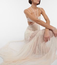 Nensi Dojaka - Bridal silk chiffon gown | Mytheresa Germany Outfits, Runway High Fashion, Gauzy Dress, Dresses Champagne, Reception Dresses, Chiffon Wedding Dress, Silk Tulle, Different Dresses, Chiffon Gown