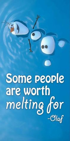 some people are worth melting for slay quote on blue water with two fish swimming in it