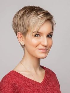 Pixie For Thick Hair, Feminine Pixie Cuts, Pixie Haircut Styles, Textured Curly Hair, Crop Hair, Short Hair Trends