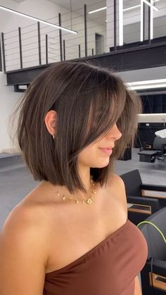 Textured Bob Straight Hair, Bob Hairstyles Red Hair, Bob Hairstyle Women, Sleek Short Hair, Hair Inspiration Short, Shot Hair Styles, Hair Haircuts, Haircuts Straight Hair, Penteado Cabelo Curto