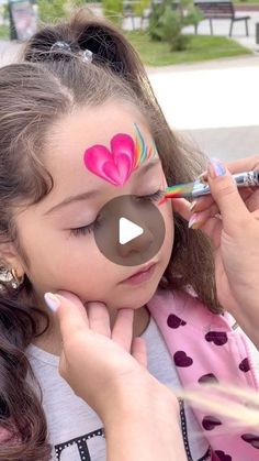 Girl Face Painting Easy, Easy Face Paint Ideas, Easy Face Painting, Easy Face Painting Ideas For Kids, Facepainting Ideas Easy, Facepainting Ideas, Face Painting Designs Creative, Pink Butterfly Face Paint