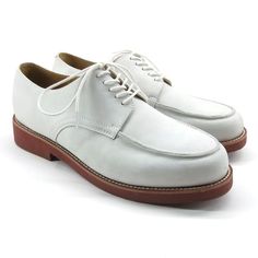 Sporty Buck – Re-Mix Vintage Shoes White Buck Shoes, Simple Mens Fashion, Retro Style Men, Saddle Oxfords, Mens Dress Boots, Mens Boots Fashion, Italian Shoes, Fashion Suits For Men, Mens Nike Shoes