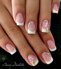 Nails Yellow, French Tip Nail Designs, French Manicure Nails, Nail Designs Glitter, Hot Nails