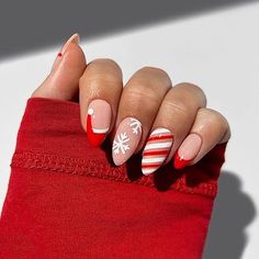 Get into the holiday spirit with these festive Christmas Press On Nails! This 24-piece set features medium almond-shaped nails with a stunning red French tip design, adorned with cute snowflakes, bows, and a glossy finish. Perfect for women and girls, these nails offer a quick and easy way to achieve a stylish, holiday-ready manicure without the salon visit. Each set includes nails, adhesive glue, and a file for easy application. Whether you're celebrating Christmas or just want to add some festive cheer to your look, these nails are the perfect touch!

#ChristmasNails #PressOnNails #FakeNails #FrenchTipNails #ChristmasManicure #HolidayNails #FestiveNails #SnowflakeNails #BowDesign #RedNails #MediumAlmondNails #GlossyNails #CuteNails #NailArt #NailDesign #HolidayBeauty #ChristmasBeauty #Gl Holiday Nails Christmas, Red And White Christmas, Popular Nails, Christmas Nail Designs, Christmas Nail