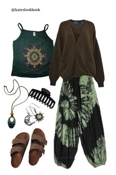 Hippy Punk Style, Grunge Hiking Outfit, Hippy Outfit Ideas, Cute Hippy Outfit, Hiking Core Outfits, Hippie Gym Outfit, Punk Hippie Outfits, Alt Hippie Aesthetic Outfits