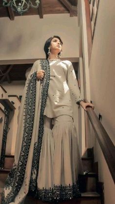 Pakistani Women Dresses, Stylish Short Dresses, Simple Pakistani Dresses, Designer Party Wear Dresses, Designer Dresses Casual