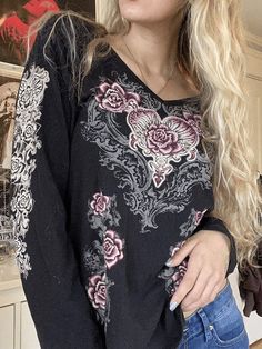 ⚡️Buy Long Sleeve Heart Floral Print Tee Black S under $16.00 in Tops&Tees Online. Style: Casual, Street Color: Black Fabric Content: Cotton, Polyester, Spandex Fit Type: Regular Neckline: V Neck Sleeve Length: Long Sleeve. ✓2022 NEW YEAR SALE | $10 OFF OVER $75 CODE: NY1 I $25 OFF OVER $125 CODE: NY2 | $35 OFF OVER $215 CODE: NY3✓Free Shipping on all orders over $69 USD.. Check reviews and order Long Sleeve Heart Floral Print Tee today. New Year Sale, Y2k Long Sleeve, Y2k Aesthetic Outfits, Punk Outfits, Streetwear Y2k, Print Tee, Vintage Streetwear, Grunge Fashion, Aesthetic Outfits