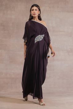 Shop for Seema Thukral Purple One Shoulder Pleated Kaftan for Women Online at Aza Fashions Aza Fashion Outfits 2024 Indo Western, Seema Thukral, Latest Kaftan Designs, Kaftan Gown, Reception Bride, Kaftan For Women, Party Reception, Kaftan Designs, Design Sketchbook