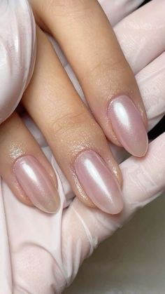 chrome nails, chrome, pink, baby pink, pearl nails, pearly nails, pink pearl, almond nails, pink #nails #almond #pink #pearl #chrome #chromepowder #pinkcore Her Nails, Pearl Nails, Pink Nail, Dream Nails, Chic Nails, Chrome Nails, Swag Nails, Winter Nails