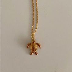 Gold Turtle Necklace! Never Worn! Gold Turtle Necklace, Turtle Necklace, Jewelry Inspo, Book Decor, Womens Jewelry Necklace, Bali, Jewelry Necklaces, Women Jewelry, Necklaces