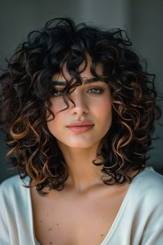 Transform your black hair with highlights that add drama and brilliance. Click to see more. Long Curly Black Hair, Caramel Balayage Highlights, Black Pixie Cut, Auburn Balayage, Curly Hair Highlights, Medium Curly Hair, Dark Curly Hair, Black Wavy Hair, Blonde Balayage Highlights