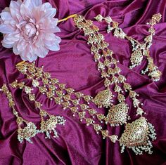 A beautiful layered traditional necklace for the timeless bride! This set is simple and elegant enough to wear on any occasion and is handmade work with gold finish. This comes in two colors - Red/Gold and White/Gold Nikkah Jewelry, Layered Gold Necklace, Timeless Bride, Pakistani Bridal Jewelry, Schmuck Gold, Traditional Necklace, Cubic Zirconia Jewelry, Jewelry Indian, Gold Necklace Layered