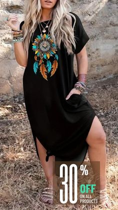 Stay stylish this summer with the Plus Size Dreamcatcher Print Curved Hem Dress. This casual pocket short sleeve crew neck dress is perfect for spring and summer. Ideal for creating trendy plus size summer outfits and comfortable plus size summer fashion. #plussizesummerfashion #curvystyle #summeroutfits #plussizeclothing Plus Size Summer Fashion, Chic Plus Size, Crew Neck Dress, Plus Size Bride, Plus Size Summer Outfits, Plus Size Summer Outfit, Plus Size Maxi, Plus Size Beauty, Plus Size Summer