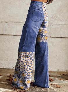 Women's Blue Daisy Print Casual Wide Leg Pants – fashionsully Extreme Heat Outfits, Women Clothing Styles Ideas, Cute Clothes Ideas, Detailed Clothes, Creative Jeans, Fitted Outfits, Cute Outfits For Women, Casual Clothes For Women, Jeans Sewing