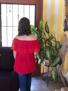 Mexican floral peasant blouse, with dropped shoulder, fresh blanket, hand embroidered. blouse with multicolored embroidery. Belt not included This blouse is one size and fits S/M/L We ship anywhere in the word, from Tepic, Nayarit, mx. Made by artisans from Oaxaca, Mx We recommend washing by hand with cold water, tender in the shade, to better preserve the original color. Bohemian Off-shoulder Blouse With Floral Embroidery, Bohemian Off-shoulder Cotton Blouse, Bohemian Chikankari Embroidery Tops For Vacation, Bohemian Chikankari Tops For Vacation, Bohemian Off-shoulder Top With Floral Embroidery, Bohemian Off-shoulder Cotton Tops, Blanket Dress, Embroidery Belt, Hand Embroidered Blouse