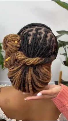 Wedding Loc Style ❤️❤️❤️❤️❤️❤️❤️❤️❤️❤️❤️❤️❤️ Black Bride With Locs, Locs Cornrow Style, Dreadlocks Wedding Hairstyles Brides, Loc Styles For Wedding Brides, Loc Wedding Styles, Wedding Loc Styles, Dreadlock Wedding, Loc Updo Styles, Dreadlock Wedding Hairstyles