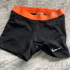 Size M Never Worn Black Workout Shoes, Nike Spandex, Athletic Clothes, Nike Pro Shorts, Pinterest Ideas, Workout Outfits, Girly Shoes, Girly Accessories, Necklace Diy