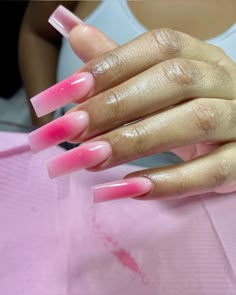 #nails #nailsofinstagram #nailart #auranails Pink Nails Airbrush, Airbrush Pink Nails, Kylie Jenner Nails Pink, Pink And Red Aura Nails, Bubble Gum Pink Nails Design, Hot Pink Barbie Nails, Pink Airbrush Nails, Aura Nails Pink, Pink Aura Nails