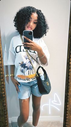 Bougie School Outfits, Chill Shorts Outfits Black Women, Cali Black Girls Outfits, Picture Day Fits For School, Bubble Slides Outfit Black Women, Casual Florida Vacation Outfits, Women Dickies Outfit, Summer Outfits Cruise, Summer Time Outfits Black Women