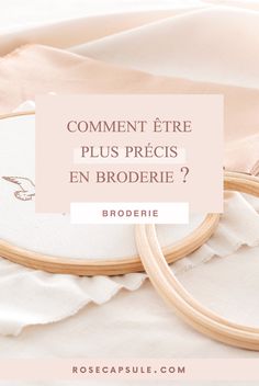 En broderie, la précision vient avec la pratique, mais aussi avec les bons gestes. Dans cet article, découvrez les bonnes habitudes à adopter pour être plus précis en broderie !

broderie débutant ; broderie facile ; broder ; broderie moderne ; broderie à la main ; broderie simple . Scarf Knitting Patterns, Knitting Patterns, Embroidery, Knitting, Crochet, Pattern, Knit Patterns