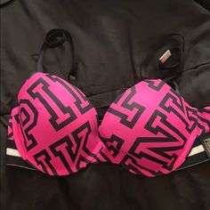 Never Worn. Victoria Secret Pink Bra Sporty Pink Bra, Victoria Secret Pink Bras, Ni Idea, Victoria Secret Bras, Pink Bra, Dope Outfits, Summer Fashion Outfits, Nike Pros, Shirt And Pants