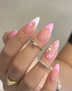 Very cute 🥹💕 Almonds Nails, Almond Nails Pink, Pink French Nails, Ideas Uñas, Grunge Nails, Almond Shape Nails, Brown Nails, Girls Nails