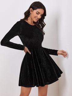 Black Elegant  Long Sleeve Velvet Plain Fit and Flare  Non-Stretch Fall/Winter Women Dresses Sukienki Plus Size, Velvet Style, Elegant Mini Dress, Long Sleeve Velvet Dress, Chloe Moretz, Painting Designs, Vestidos Vintage, Ruffle Hem Dress, Cocktail Party Dress